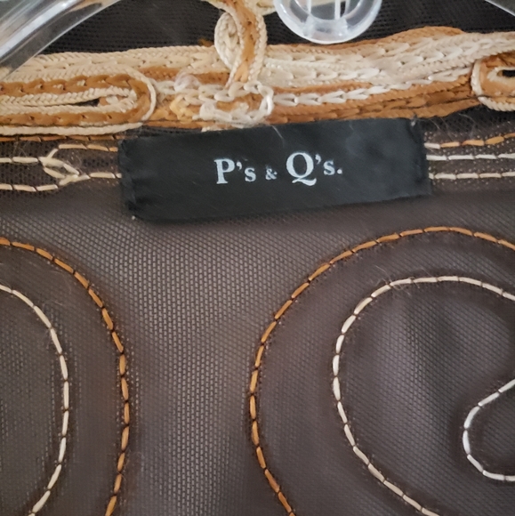 P's & Q's Gorgeous Zippered Mesh and Embroidered Top - Size M - Picture 4 of 5